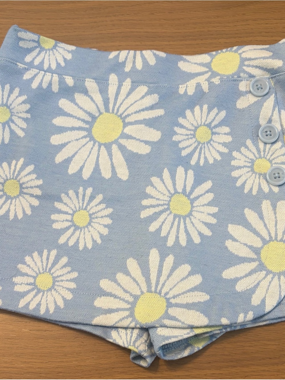 3 for $8 Old Navy Light Blue Daisy Print Skort